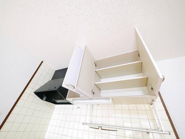 フルーエントⅠの設備|キッチン上収納