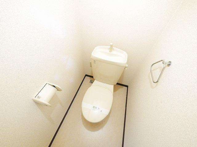 フルーエントⅠのトイレ|落ち着いたトイレです