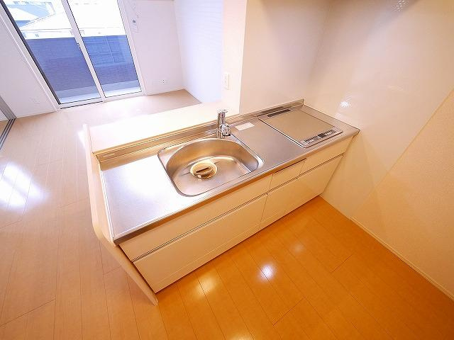 レジデンス天理　弐番館のキッチン|IHコンロ二口のシステムキッチンです