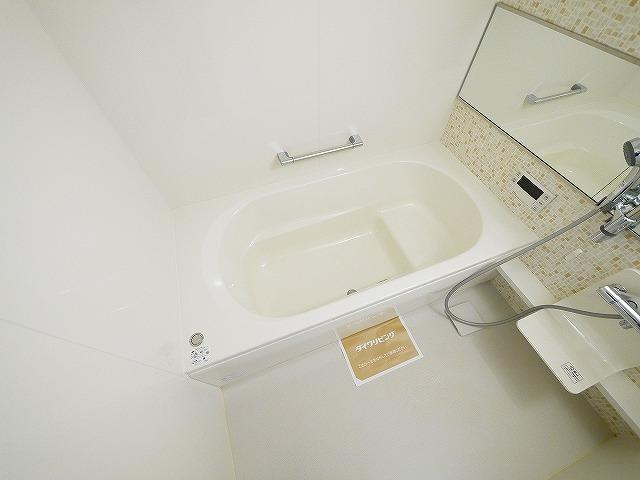 レジデンス天理　弐番館の浴室|一坪タイプのお風呂でゆっくり入浴できます