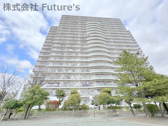 パークフィールドみさと三街区二号館の外観|22階建の14階階部分で眺望良好です。