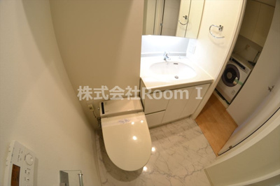 【トイレ】 | アルス大手前プレミア | 落ち着いた色調のトイレです