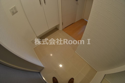 【玄関】 | アルス大手前プレミア | 収納もある玄関です