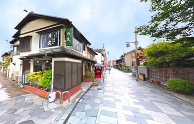 【周辺】 | 宇治市槇島町薗場　注文建築　建築条件なし　土地 | 【平等院表参道】平等院へ続く200mほどのメインストリートで、宇治茶専門店・スイーツ店・食事処・カフェ・京料理・お土産屋など様々なショップ３５店舗が立ち並んでいます。
