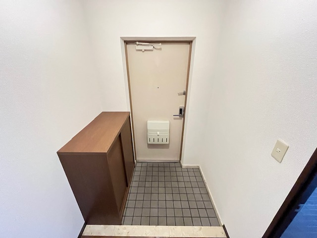 オースター6番館の玄関