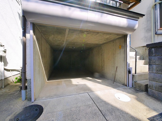 神殿町戸建（400-4）の駐車場|※駐車場サイズ制限有り(車高150ｃｍ程度）