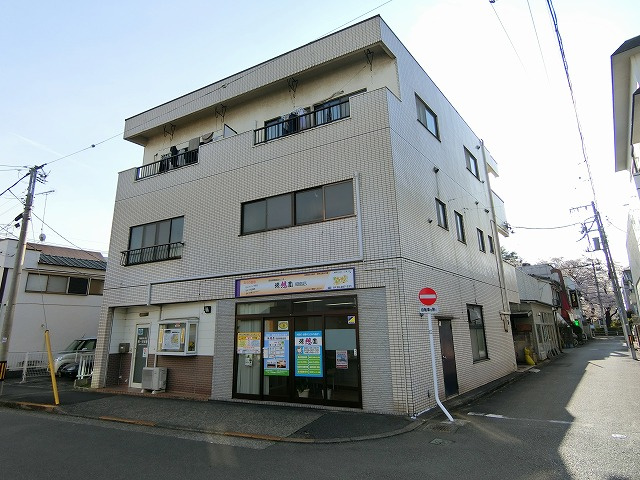 一栄ビルの外観