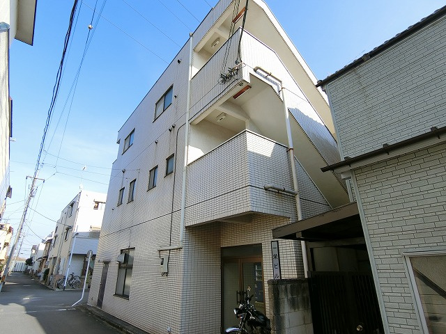 一栄ビルの外観