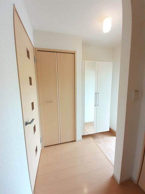 シャルマン・コリーヌ　Ａの玄関