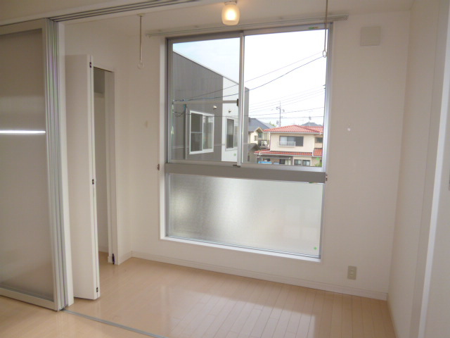 オセロ五番館のバルコニー|サンルーム（室内物干し付き）