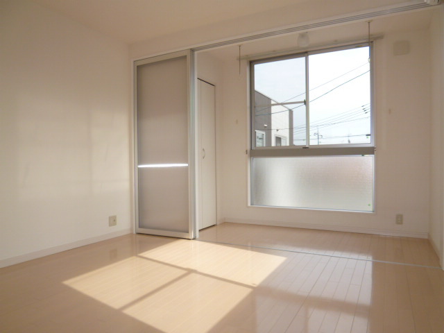 オセロ五番館の居間・リビング|洋室