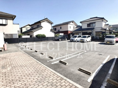 【駐車場】 | ガーデンハーツ | 駐車スペースもあります
