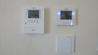 【防犯設備】 | 甲斐市西八幡 平成24年築積水ハウス施工の中古住宅 南道路 | モニター付きインターフォン・床暖房・太陽光パネルスイッチ