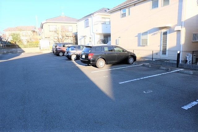 フェリーチェの駐車場