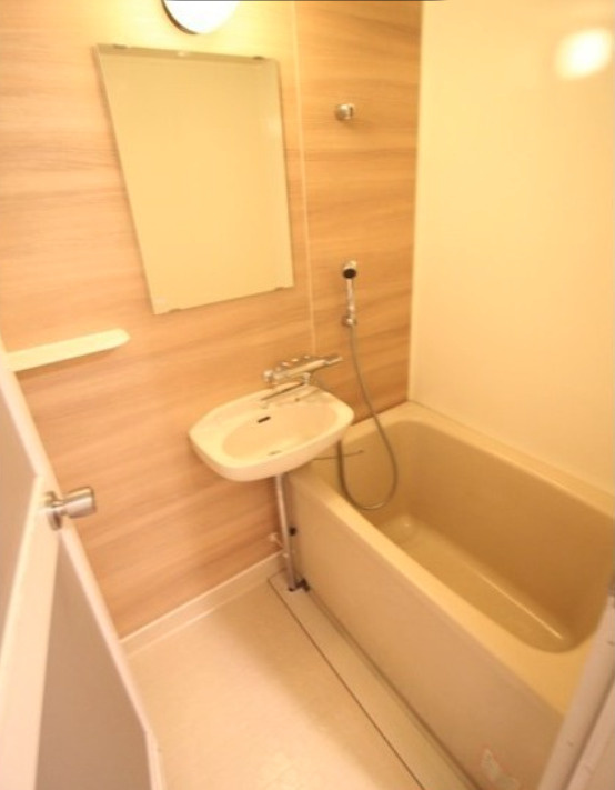 トーカンキャステール日の出町【キャッシュバック対象物件】の浴室|お風呂です