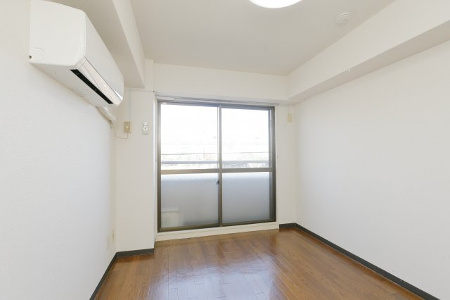 ドエル新小岩の洋室|別部屋、反転タイプ