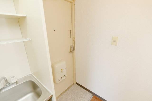 ドエル新小岩の玄関|別部屋、反転タイプ