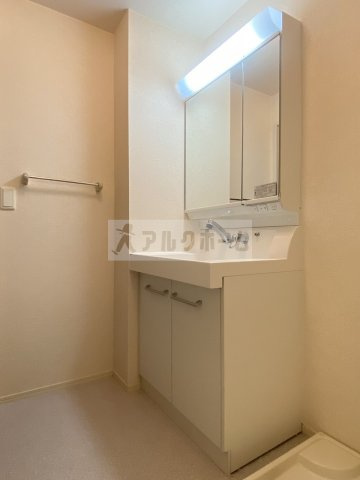 セジュール輪の独立洗面台