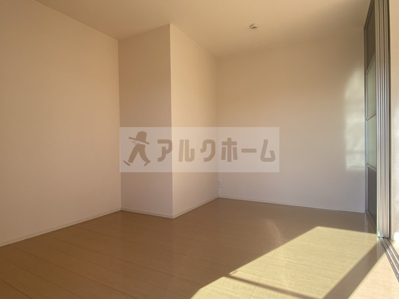 セジュール輪の洋室