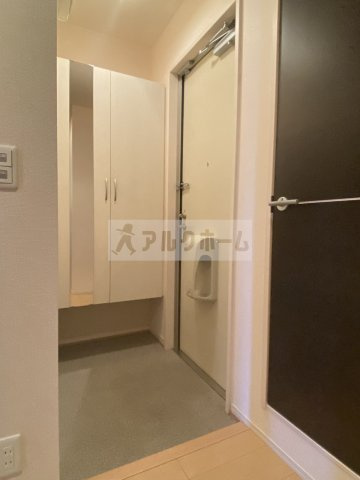 セジュール輪の玄関