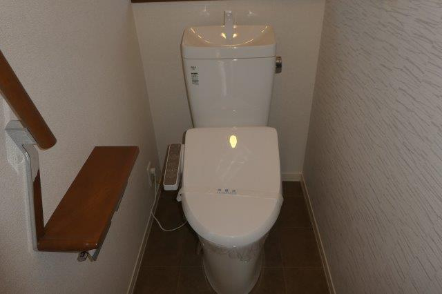 ジョワイユーマーサＢのトイレ|シャワー付きトイレ