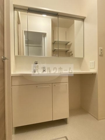 プレジールの独立洗面台