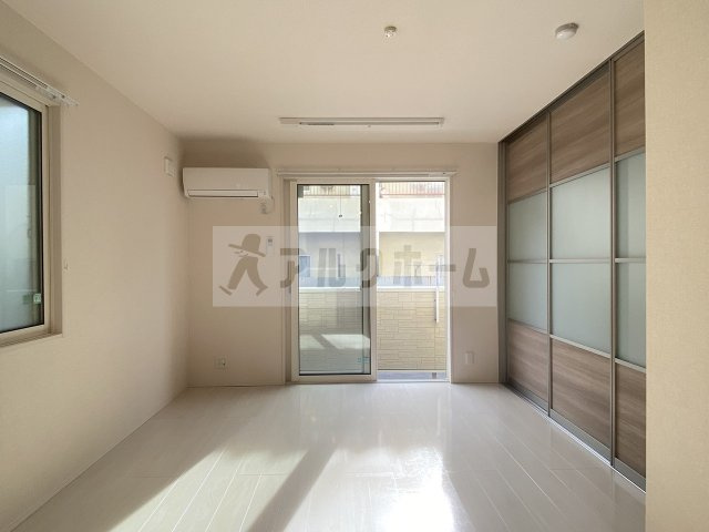 プレジールの居間・リビング