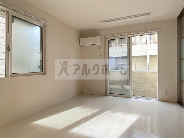 プレジールの居間・リビング