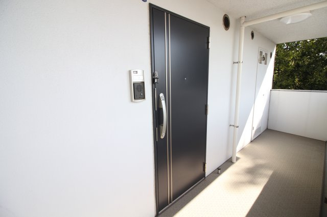 クレール青葉台の玄関