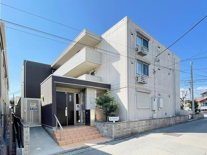 イスト西府の外観