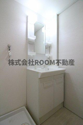 DOLCEVITA西町の独立洗面台|朝の支度にも助かる、独立の洗髪洗面化粧台