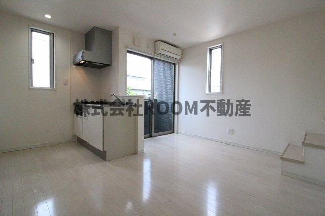 DOLCEVITA西町の居間・リビング|こちらのリビングで趣味の時間をお楽しみください