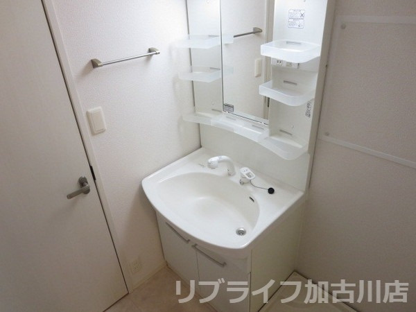 エコハイム　B棟の独立洗面台|写真はA棟202