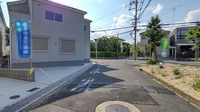 池田市神田４丁目の新築一戸建の前面道路含む現地写真