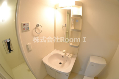 【独立洗面台】 | フレアコート北浜 | 独立洗面台で身支度をすべて済ませてしまいましょう