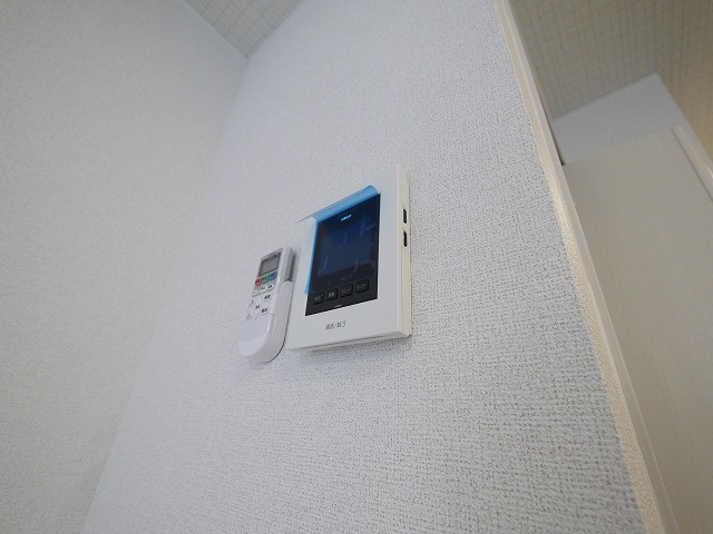 アベニールのセキュリティ|モニター付きインターホンです