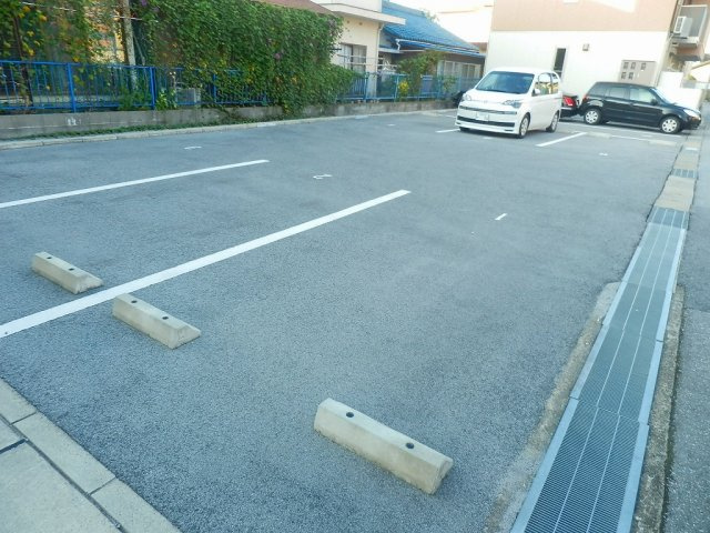 アンダンティーノの駐車場