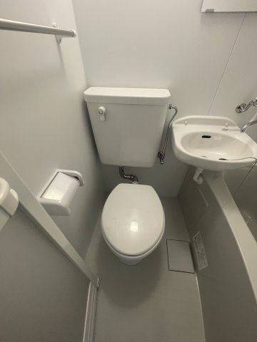 ベルシティ根津のトイレ|※写真は同タイプの別室になります