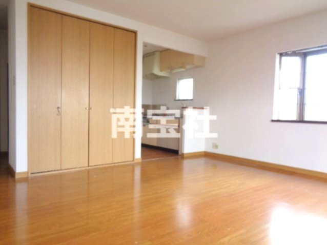 【居間・リビング】 | ゆったり過ごせる居間です