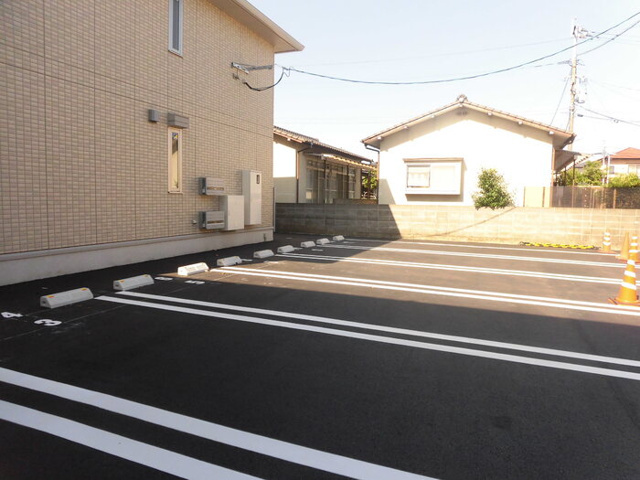 ＣＬＡＳＳＹ・小峯（クラッシィオミネ）の駐車場