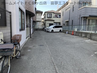 【駐車場】