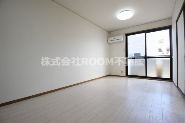 平江マンションライガの居間・リビング|使いやすいリビングです