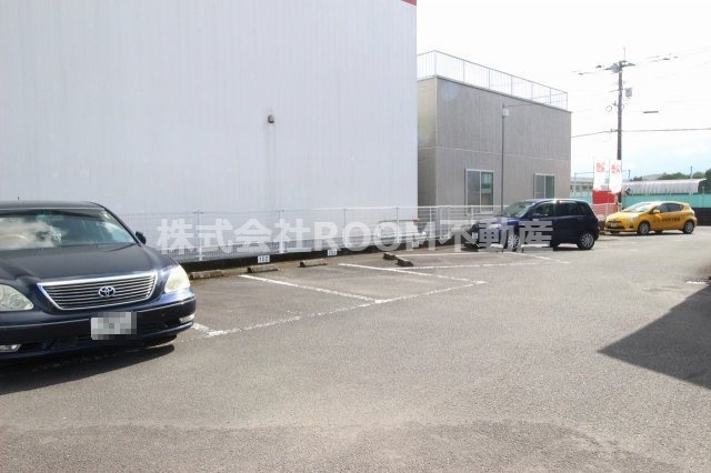 平江マンションライガの駐車場|駐車場に車を止められます