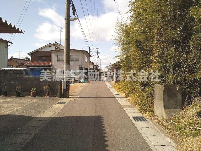 ４４１４３　岐阜市北一色土地の前面道路含む現地写真