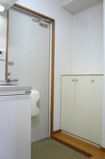 川合ビルの玄関