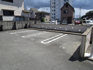 【駐車場】