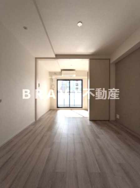 BPRレジデンス大阪本町Q BRAVI不動産の居間・リビング|【BPRレジデンス大阪本町Q】広いリビング