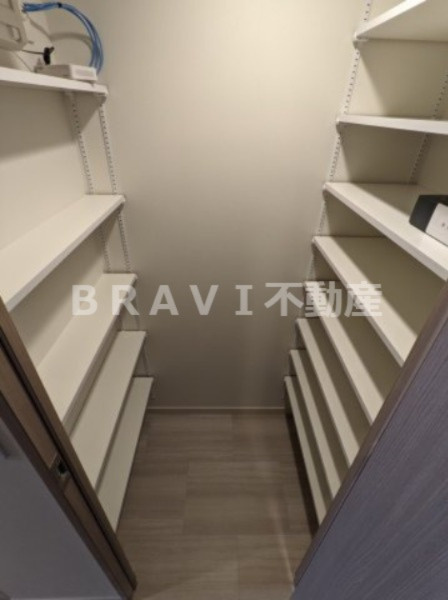 BPRレジデンス大阪本町Q BRAVI不動産の玄関|【BPRレジデンス大阪本町Q】ウォークインシューズボックス