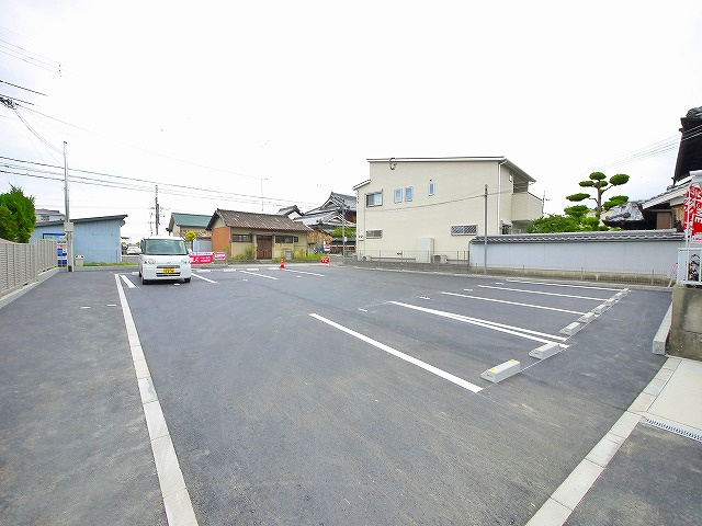 ルピナスの駐車場|駐車場完備です