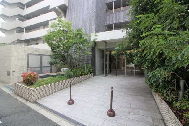 スプランティッド新大阪Ⅲのエントランス